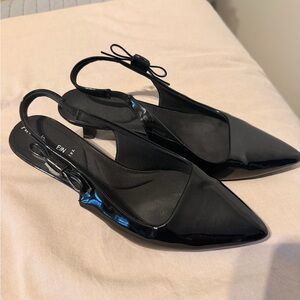 Anne Klein Elegant Black patent leather Slingback Heels